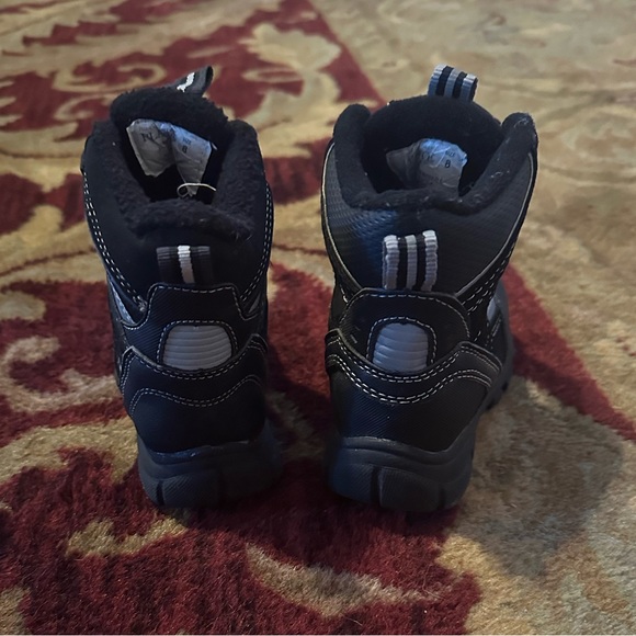 NWOT Toddler Ski Boots size 8 - Picture 2 of 2